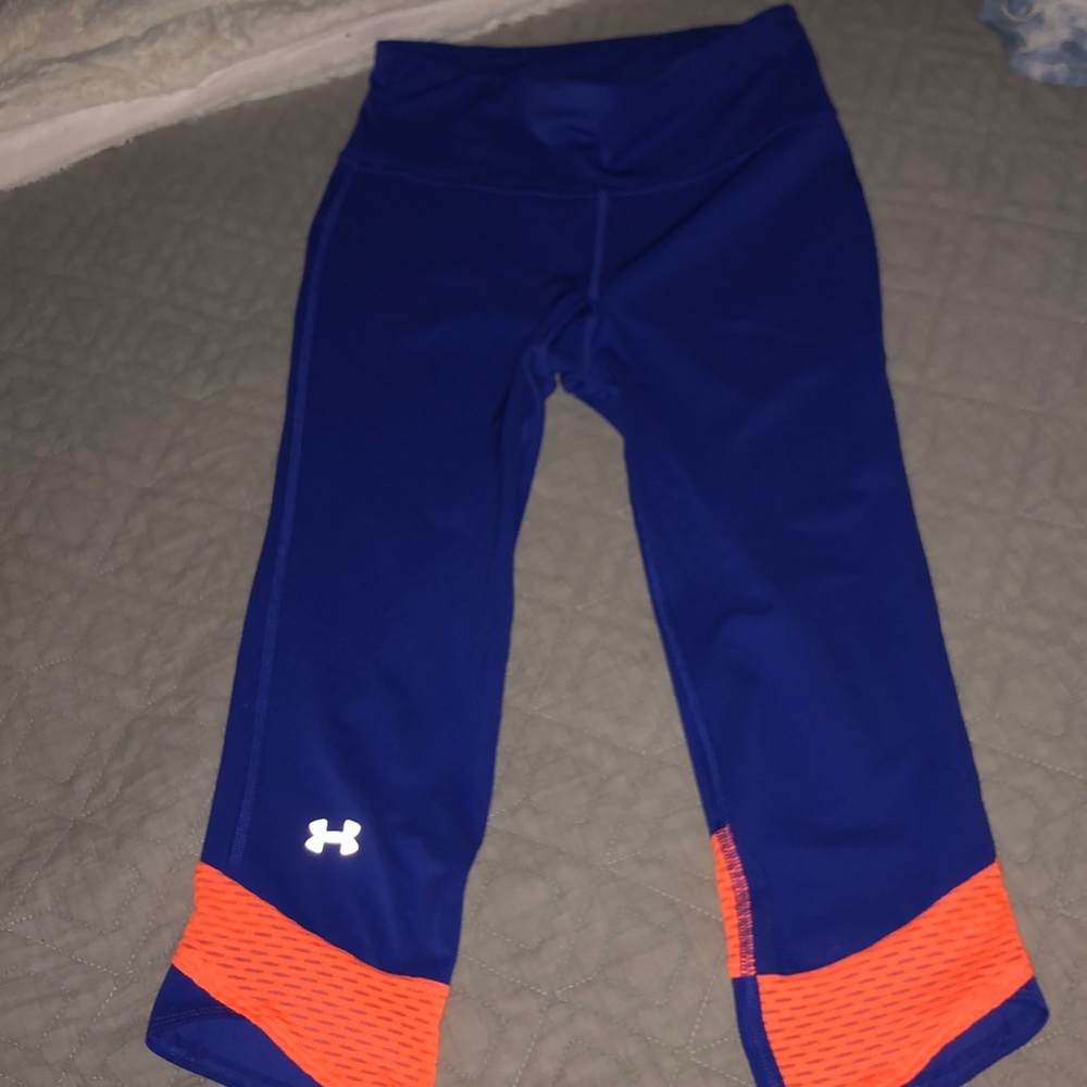 Adorable UnderArmor Work out leggings!!